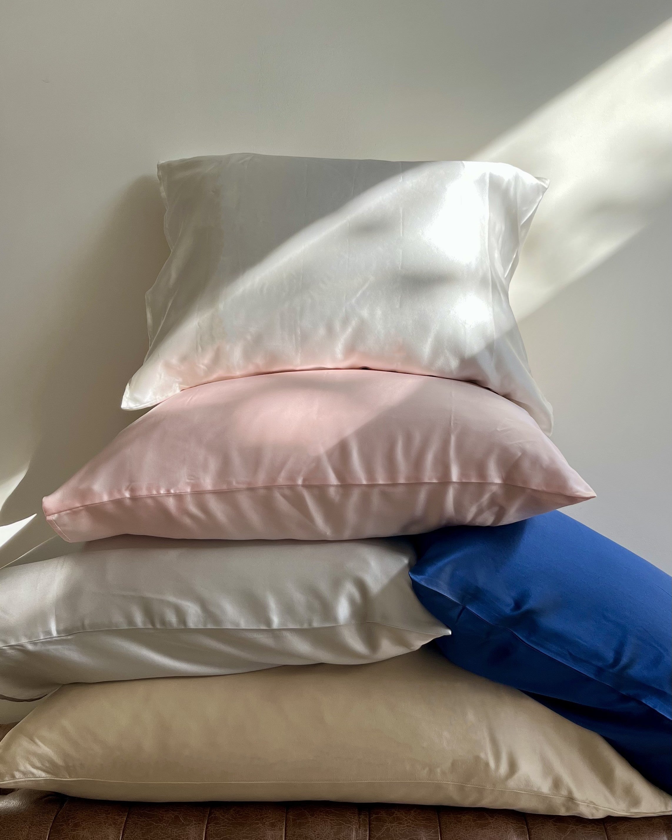 Gold 100% silk pillowcases infused with copper